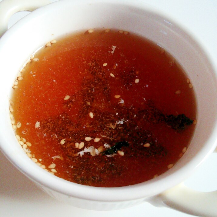 鶏ハムのゆで汁で♪簡単注ぐだけ♪わかめの中華スープ